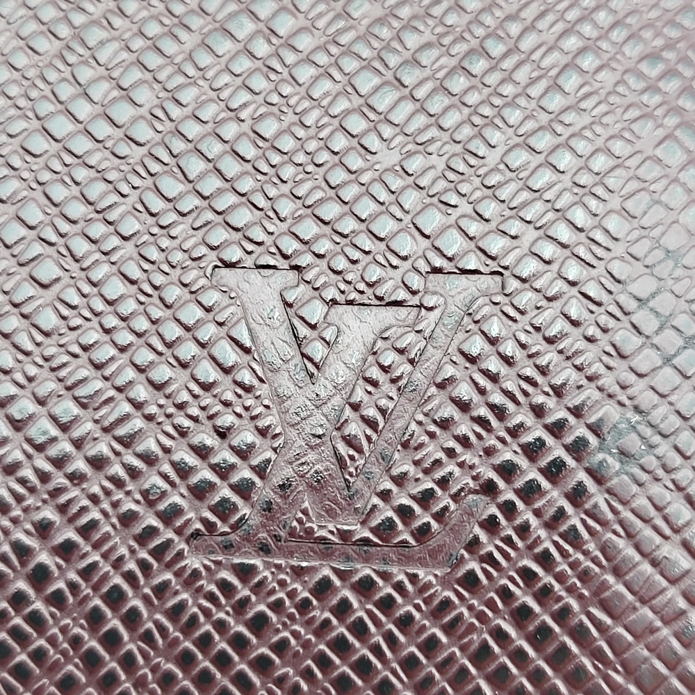 LOUIS VUITTON Taiga Baikal Clutch Bag Acajou..Authentic!! - Picture 15 of 16